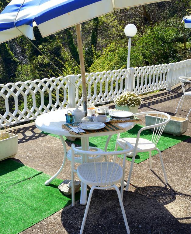 Bed & Breakfast Sea View Di Amedeo Sirolo