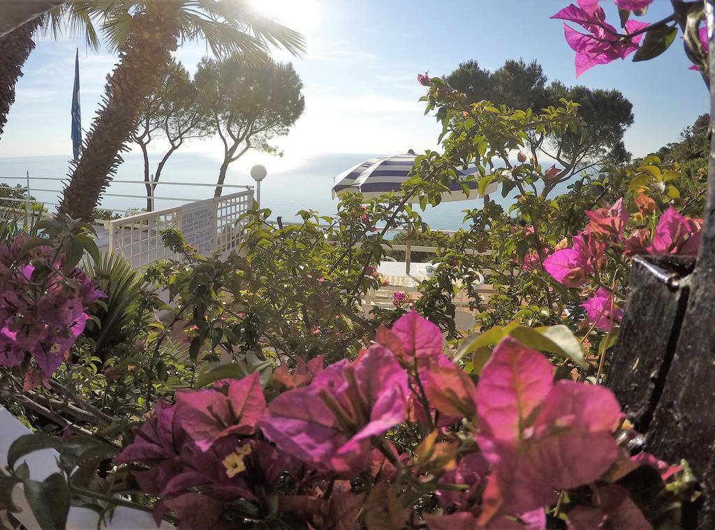Bed & Breakfast Sea View Di Amedeo *