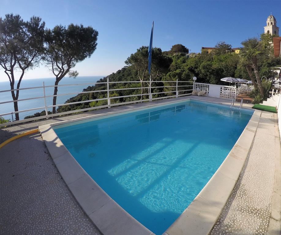 Bed & Breakfast Sea View Di Amedeo Sirolo